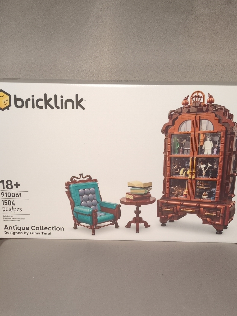 BrickLink 910061 Antique Collection Teal Armchair & Walnut Cabinet Set